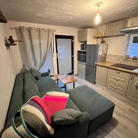 Kwatera Na śliwkowej Homestay Zabrzez